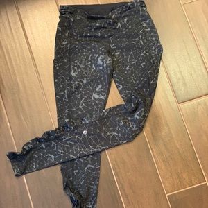 Lululemon patterned speed tight